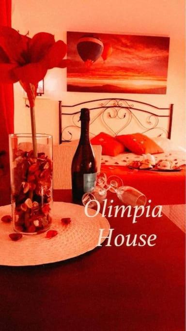 Olimpia House - Central Station Μπάρι Εξωτερικό φωτογραφία